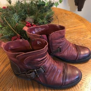 Earth  Boots